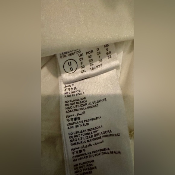 Pronovias Epico Wedding Dress & Veil Sz U. 0. Professionally cleaned & preserved - Picture 13 of 15